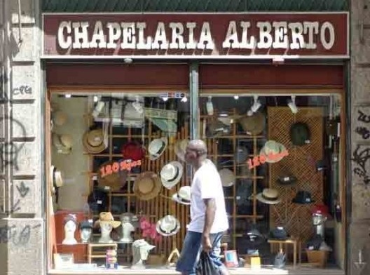 Lojas comerciais no centro do Rio de Janeiro