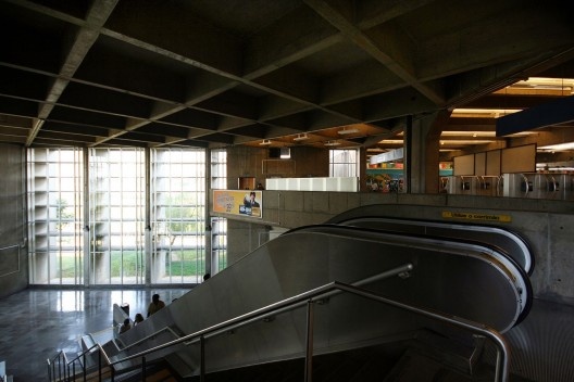 Terminal Intermodal do Tietê. Arquitetos Renato Viégas e Roberto Mac Fadden