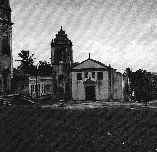 Igreja de Igarassu, após adequação da fachada nos moldes do IPHAN