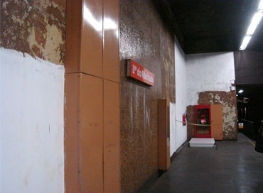 Paredes com revestimento em vidrotil semi-pintadas