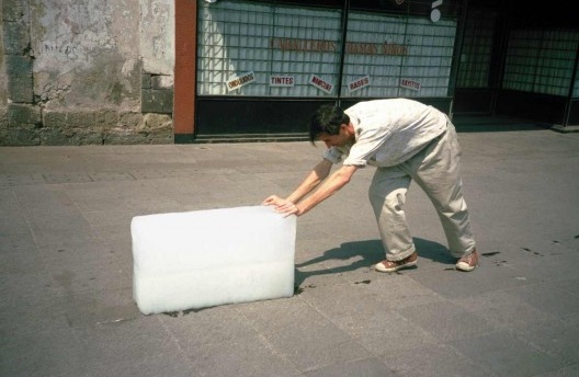 Francis Alÿs, Paradox of Praxis, 1997