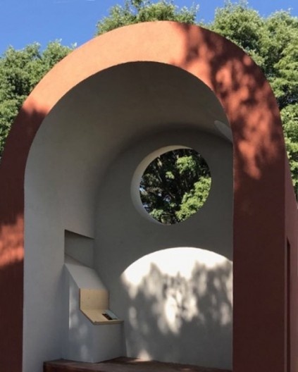 Capela de Ricardo Flores e Eva Prats, detalhe do corpo central