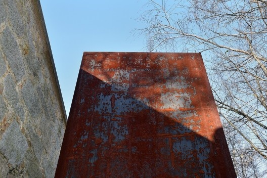 Fundação de Serralves – Museu de Arte Contemporânea, Walking is Measuring, obra de Richard Serra