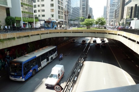 Avenida Paulista, buraco de exaustão das vias enterradas