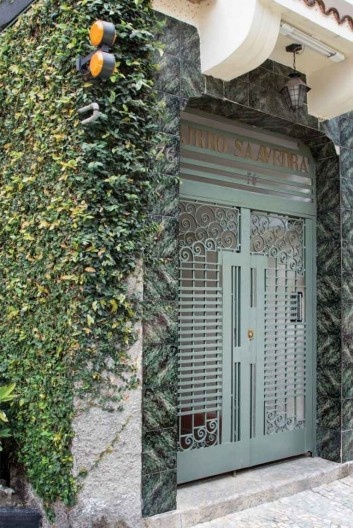 Vila residencial no Rio de Janeiro, portão de entrada