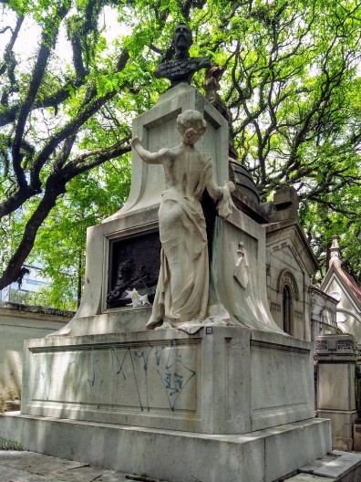 “O Selvagem”, de Nicolina Vaz de Assis Pinto do Couto, quadra 36 do Cemitério da Consolação, São Paulo