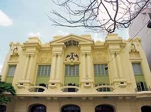 Vista parcial da fachada restaurada