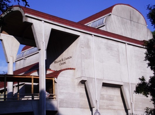 Uma conversa entre a luz e a sombra na Cannon Chapel