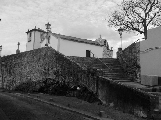 fig 6. Vista da fachada Poente e Sul da Capela de Santo Amaro
