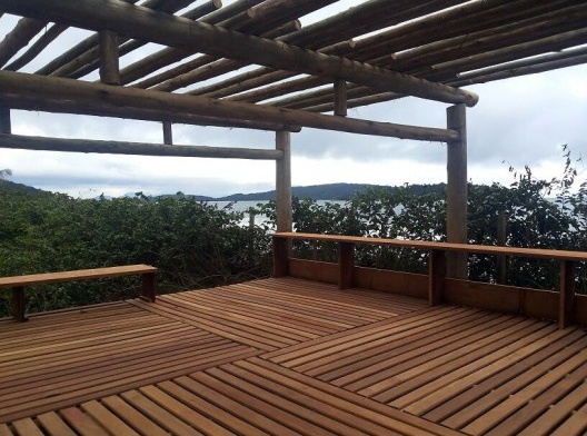 Vila Residencial de Mambucaba, mirante em construção, Paraty RJ. Paisagismo de Eduardo Barra