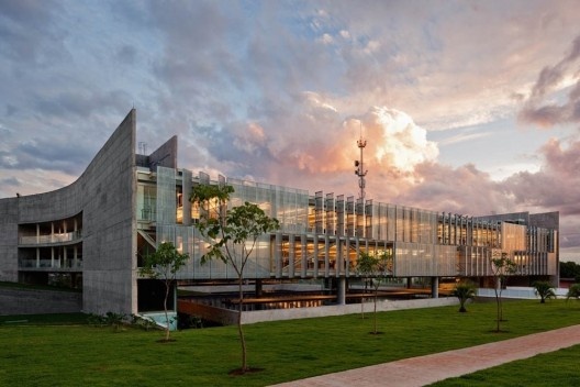Sede do Sebrae Nacional, Brasília DF, 2010, vencedor de concurso nacional de arquitetura. Arquitetos Alvaro Puntoni, Luciano Margotto, João Sodré e Jonathan Davies