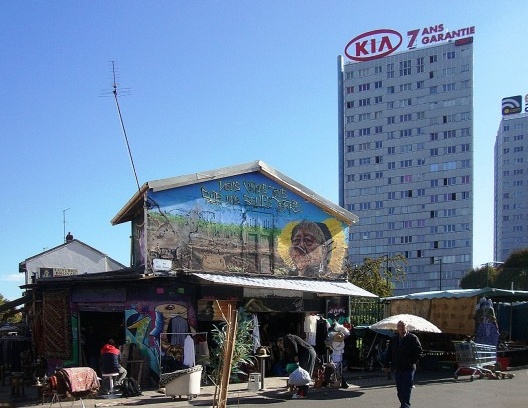 Bairro de Saint Ouen, rua comercial