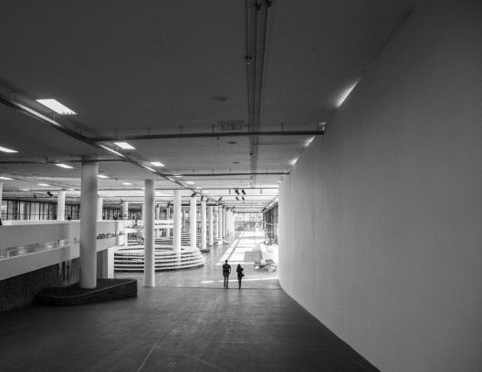 Ensaio “Bienal em montagem”