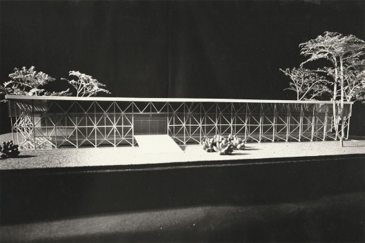Edifício Industrial para a Ferramentas Belzer, maquete do edifício administrativo, Guarulhos SP Brasil, 1976