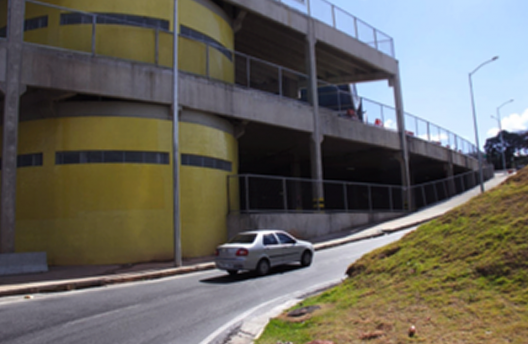 vista de detalhe comprometedor da obra conforme construída