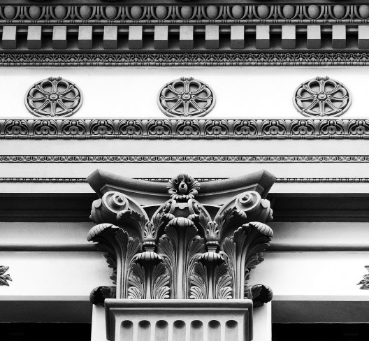 Exposição “As mãos que restauram o tempo: um olhar fotográfico”, módulo Arquitetura, curadoria de Luiz Antonio Lopes de Souza