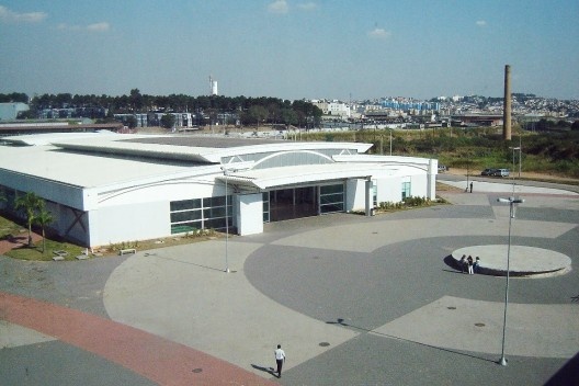 Universidade de São Paulo, USP Campus Leste, Escola de Artes, Ciências e Humanidades, arquiteto Sylvio Barros Sawaya e equipe