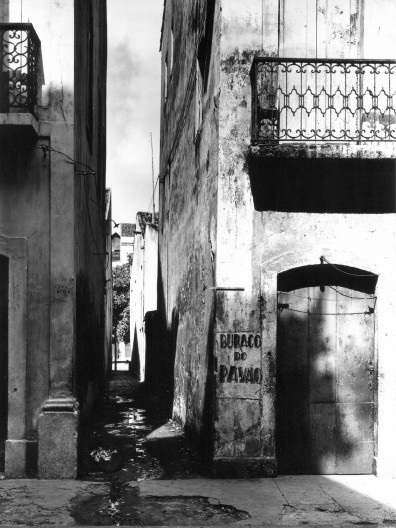 Beco da Luxúria, no bairro do Recife, Pernambuco, c. 1942