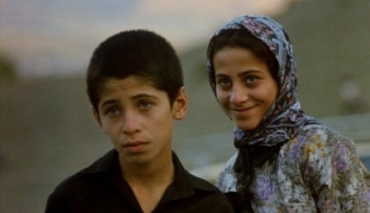 Fotograma de E a vida continua, filme de Abbas Kiarostami, 1992