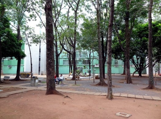 Aspectos do espaço público entre dois Ministérios