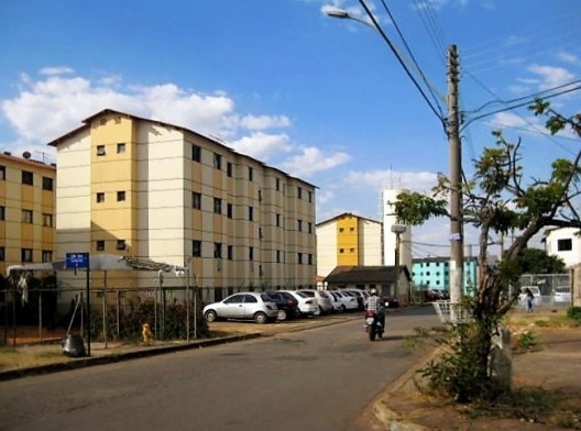 Samambaia, RA XII, processo de verticalização inicial, com 4 pavimentos