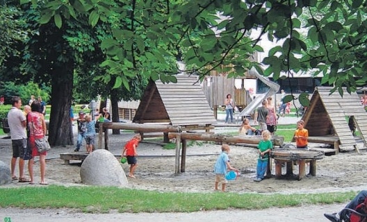 Innsbruck, Este parque infantil de la ciudad austriaca reúne elementos con los que pueden jugar niños de distintas edades