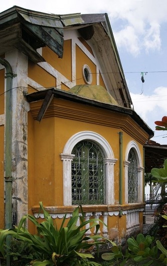 Bay-window e forro do beiral quebrado, na fachada 4, 2011
