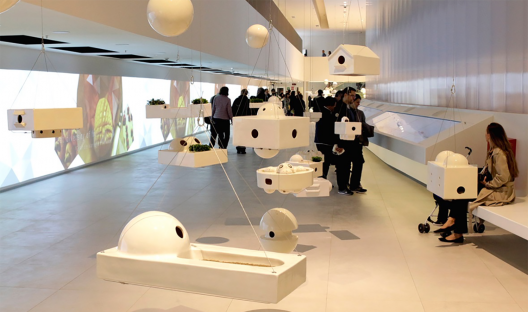 Concurso para o Pavilhão do Brasil na Expo Milão 2015, primeiro lugar, volume “Conteúdos” (obra Casa Mata e conteúdos audiovisuais). Studio Arthur Casas (arquitetura), Atelier Marko Brajovic e Carmela Rocha (expografia) e Mosae (responsável técnico)