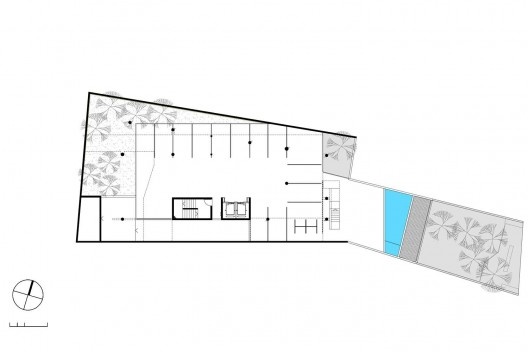 Edifício habitacional na Rua Simpatia, planta do térreo inferior (nível 761.95). GrupoSP
