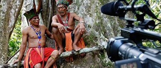 Kiarãsâ Yõ Sâty – O Amendoim da Cutia. Direção Paturi Panará e Komoi Panará. Brasil, 2005, cor, 51min