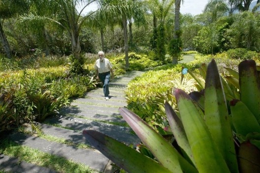 Chacel e suas obras ecogenéticas na Barra da Tijuca