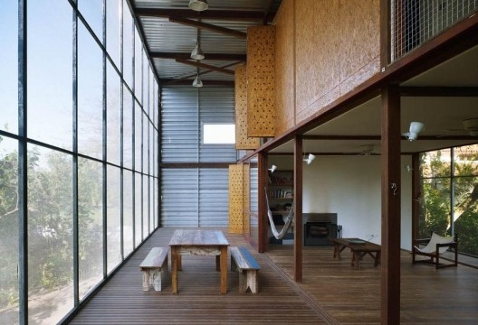 Residência R.R., Itamambuca SP, 2006-2007. Escritório Andrade Morettin Arquitetos Associados