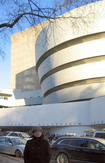 Guggenheim, com anexo no volume prismático ao fundo