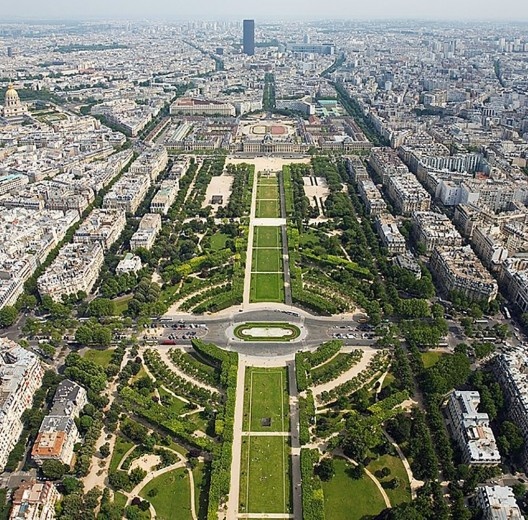 Paris como exemplo da malha estruturante espacial