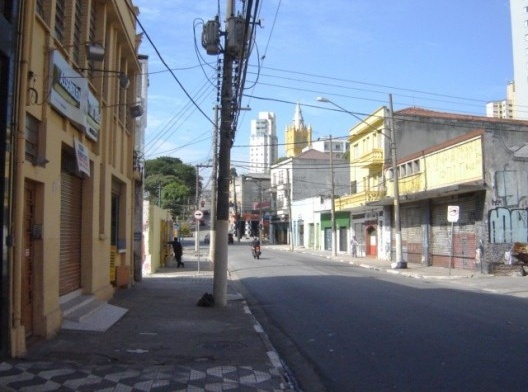 Rua Muniz de Souza sobre o córrego Cambuci