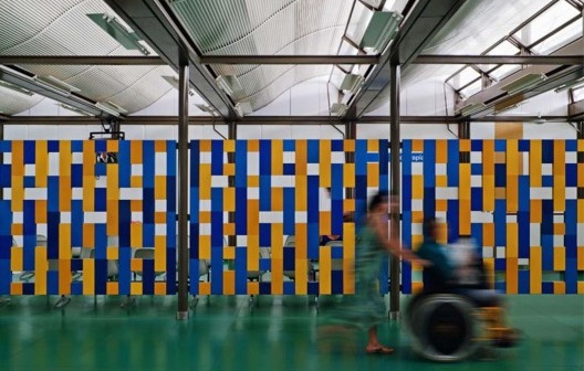 Hospital do Aparelho Locomotor, espera da fisioterapia para pacientes externos e circulação interna, Salvador BA. Arquiteto João Filgueiras Lima, Lelé