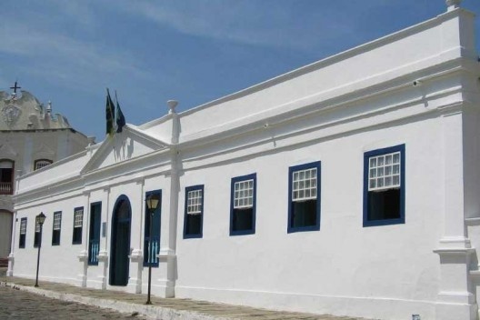 Fachada do Palácio Conde dos Arcos