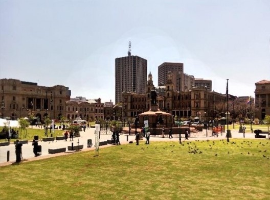 Church Square, Pretoria, com estátua de Paul Kruger ao centro