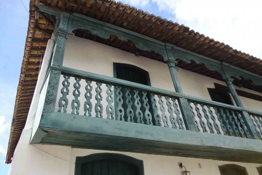 Pormenor do balcão do sobrado onde funciona a Secretaria Municipal de Cultura, São Cristóvão/SE