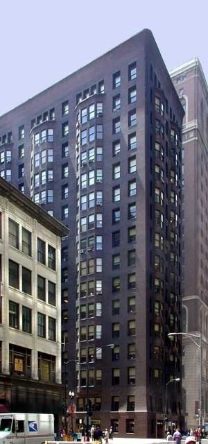 Ala norte do Monadnock Building, na esquina de Dearborn Street e Jackson Boulevard.