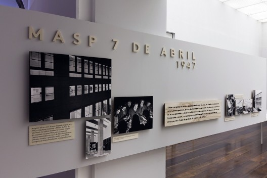 Exposição “Maneiras de expor”, curadoria de Giancarlo Latorraca, Museu da Casa Brasileira