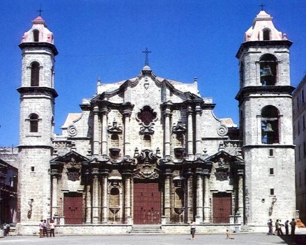 Catedral de Havana, provavelmente projetada por um Jesuíta, que se tornou Catedral após a expulsão desta Ordem Religiosa do Reino Espanhol em 1767