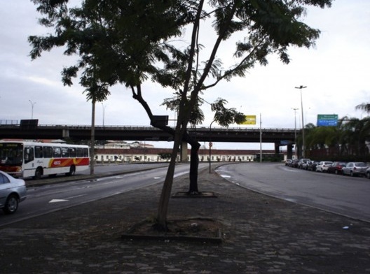 Avenida Perimetral, executada na década de 1960 para ligar as zonas sul e norte da cidade