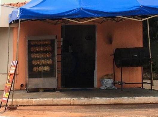 Paisagem paulistana com cheiro de frango assado