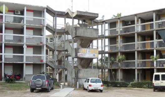 Conjunto José Pedro Varela, conexões tridimensionais da Zona 1, Montevidéu, Uruguai, 1971. Instituto de Assistência Técnica Centro de Assistência Técnica e Social