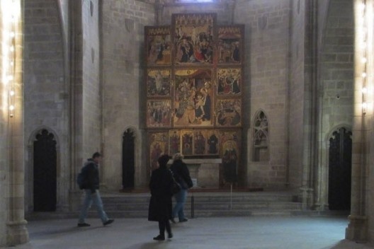 Capela Real de Barcelona / Cristóvão Columbo apresenta indígenas latino-americanos para Rainha Isabel e Rei Fernando, gravura anônima, século 15 [passar mouse sobre imagem]