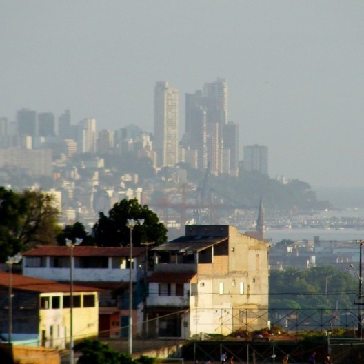 Bate-cabeça: arquitetura, urbanismo e política na era de Leo Kret
