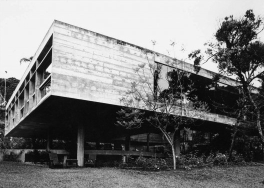 Tratados brasileiros de arquitetura moderna
