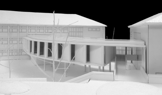 Escola Marquesa de Alorna, vista do corpo da nova biblioteca a partir do campo de jogos, maquete de trabalho, Lisboa, 2008-2012
