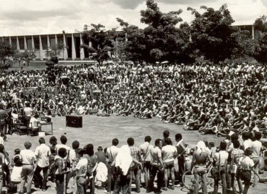 Movimento estudantil – Assembleia Geral no Teatro de Arena, abr. 1982